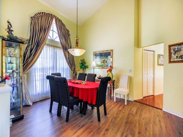 Lake View Three Bedroom House with Private Pool