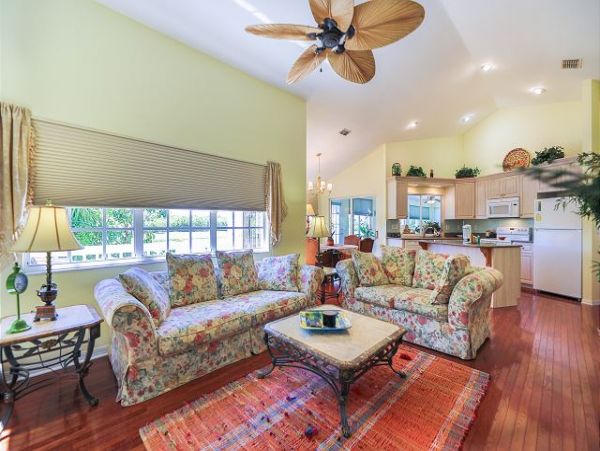 Lake View Three Bedroom House with Private Pool