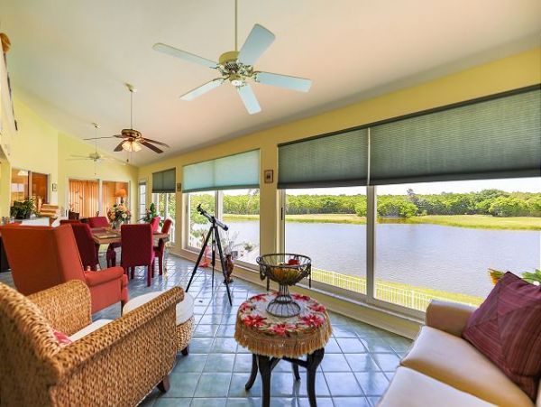 Lake View Three Bedroom House with Private Pool