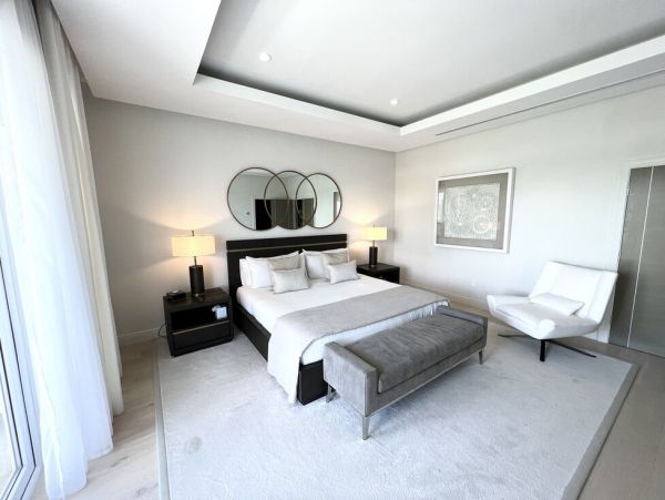 Luxury Five Bedroom Home Steps from the Beach