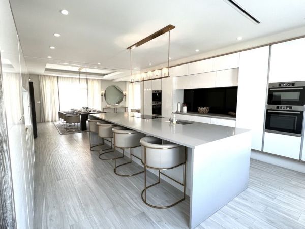 Luxury Five Bedroom Home Steps from the Beach