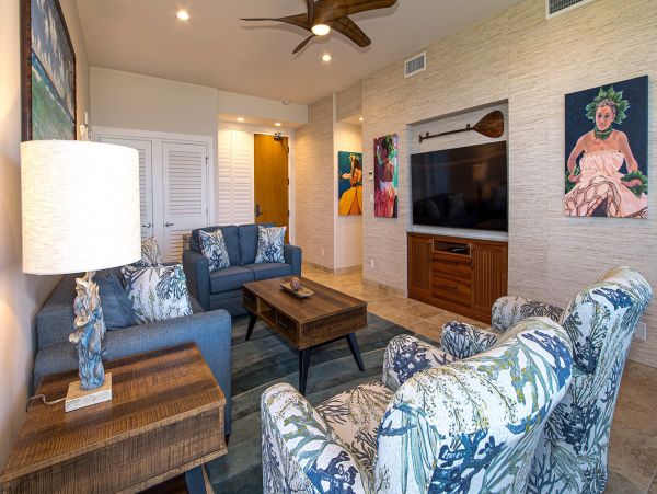 Gorgeous Lahaina Vacation Villa Walk to Beach Sleeps Six Guests