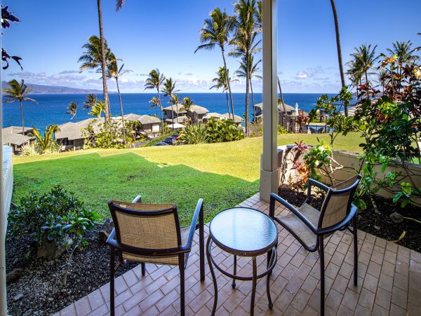 Gorgeous Lahaina Vacation Villa Walk to Beach Sleeps Six Guests