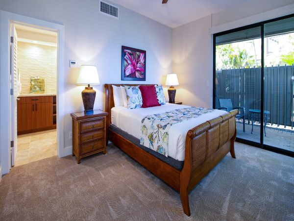 Gorgeous Lahaina Vacation Villa Walk to Beach Sleeps Six Guests
