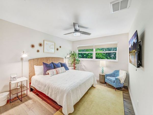 Three Bedroom Canal Front Vacation Home in Sanibel