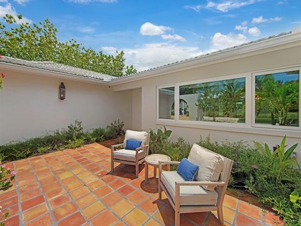 Three Bedroom Canal Front Vacation Home in Sanibel