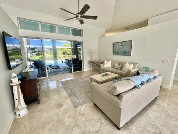 Naples Home 1028857