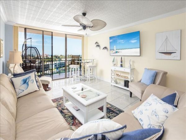 Two Bedroom Vacation Condo in Treasure Island