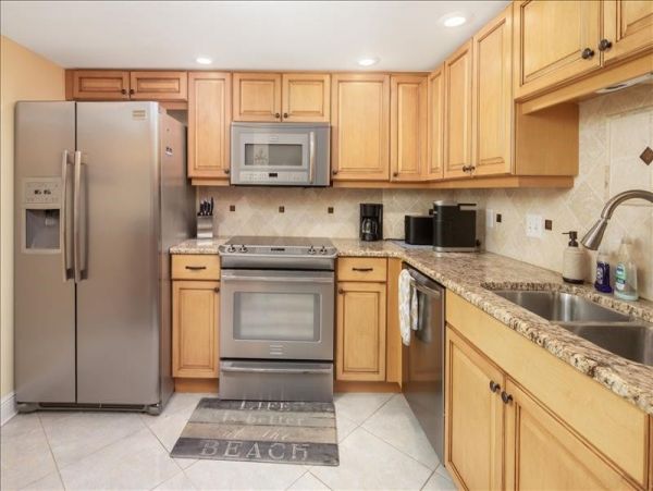 Two Bedroom Vacation Condo in Treasure Island