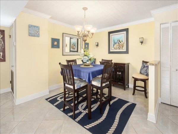 Two Bedroom Vacation Condo in Treasure Island