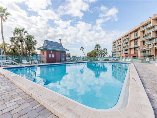 Two Bedroom Vacation Condo in Treasure Island