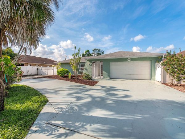 Naples Home 1028860