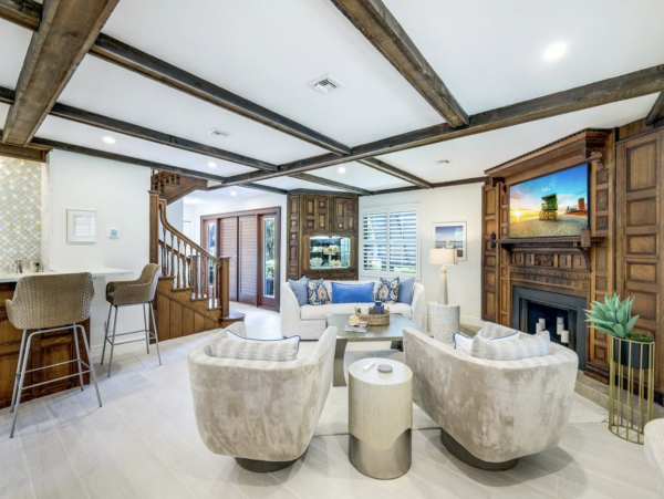 Pure luxury Naples Vacation Home Pool Vanderbilt Beach.