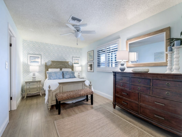 Pure luxury Naples Vacation Home Pool Vanderbilt Beach.
