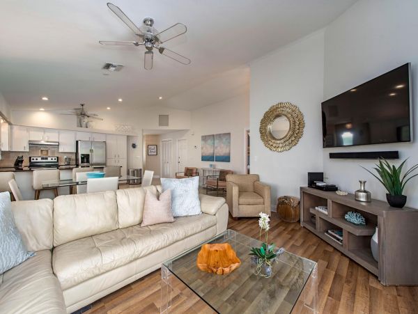 Luxury Naples Home with Three Bedroom & private Pool