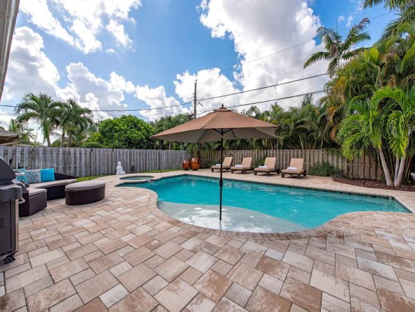 Luxury Naples Home with Three Bedroom & private Pool