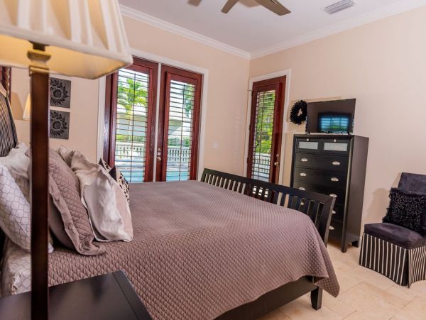 Naples Home 1028866
