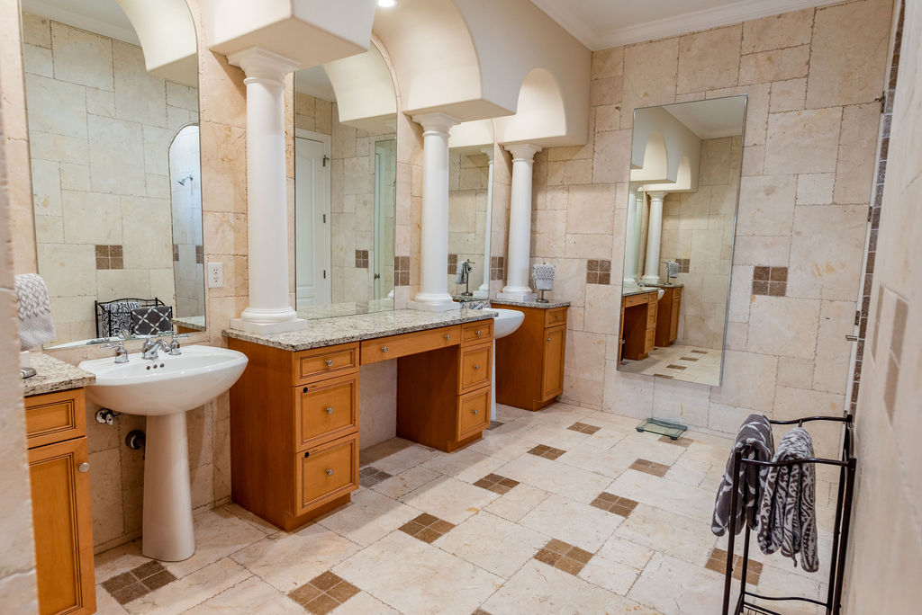Naples Home 1028866