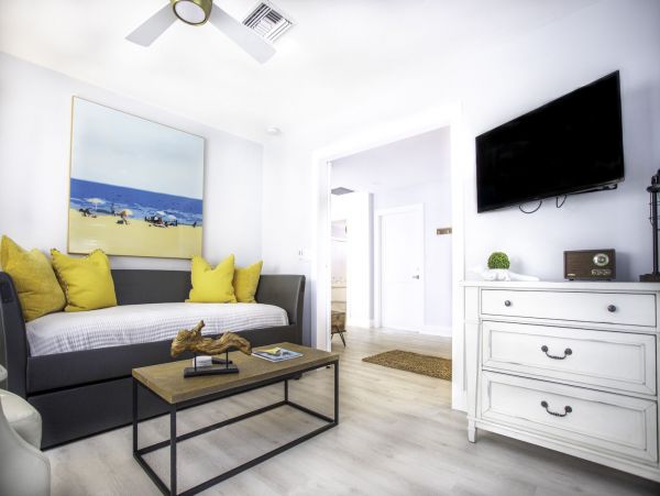 Naples Home 1028867