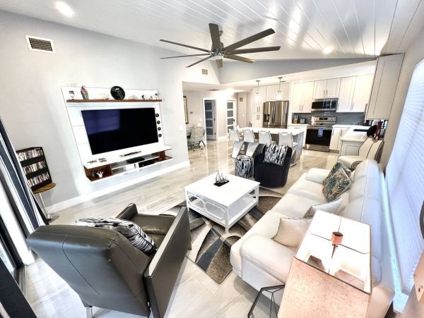 Naples Home 1028869