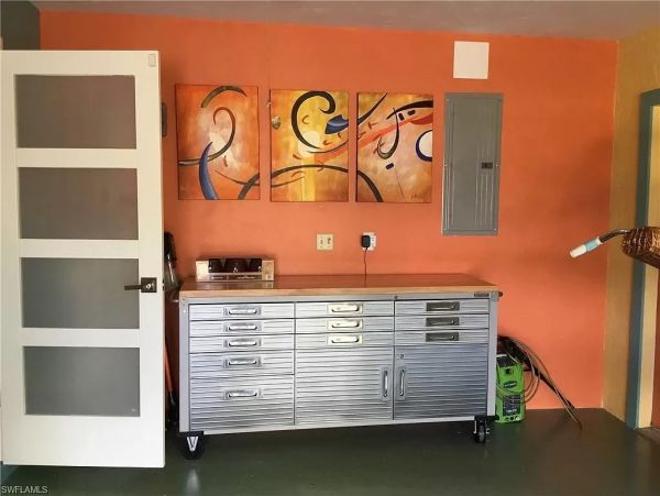 Naples Home 1028869