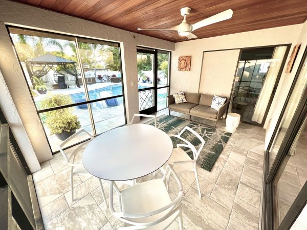 Naples Home 1028869