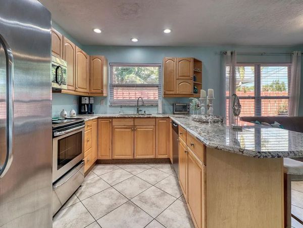 Vacation Rentals Naples Park Home with Pool Near Vanderbilt Beach