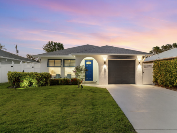 Vacation Rentals Naples Park Home with Pool Near Vanderbilt Beach