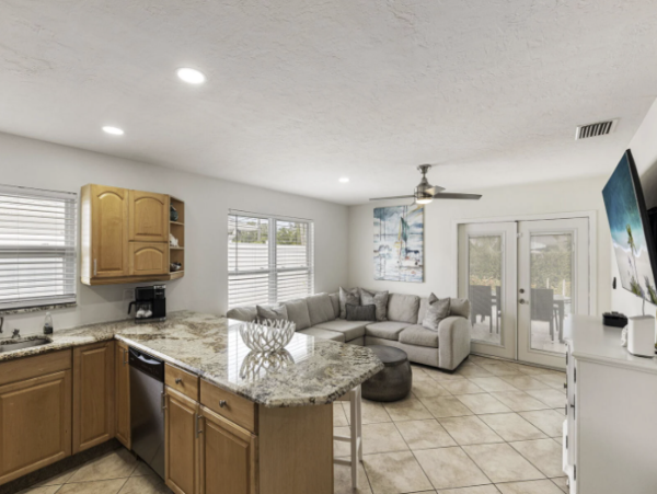 Vacation Rentals Naples Park Home with Pool Near Vanderbilt Beach