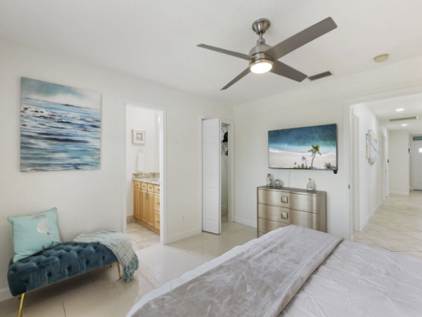Vacation Rentals Naples Park Home with Pool Near Vanderbilt Beach