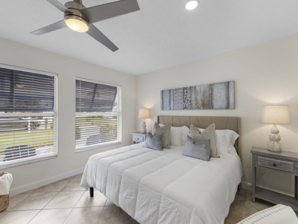 Vacation Rentals Naples Park Home with Pool Near Vanderbilt Beach