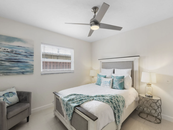 Vacation Rentals Naples Park Home with Pool Near Vanderbilt Beach