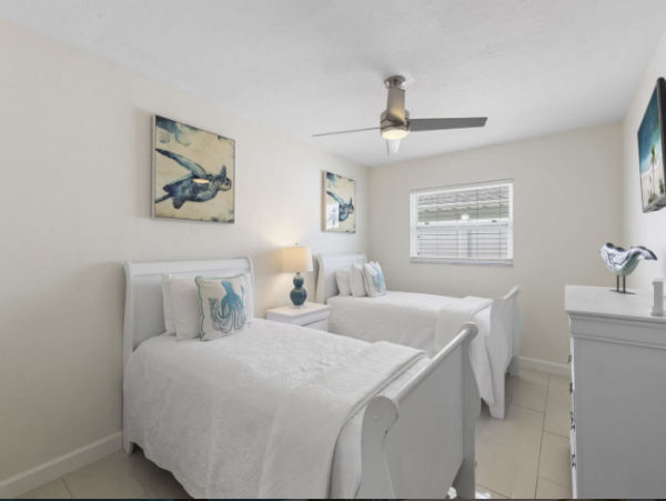 Vacation Rentals Naples Park Home with Pool Near Vanderbilt Beach