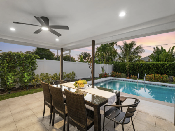 Vacation Rentals Naples Park Home with Pool Near Vanderbilt Beach