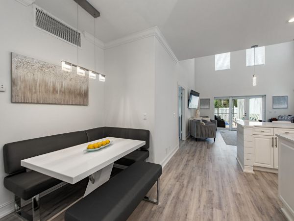 Luxury Home with Private Heated Pool Close to Vanderbilt Beach in Naples