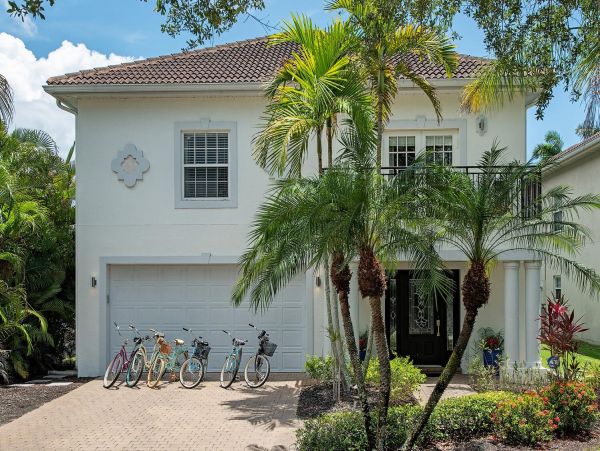 Luxury Home with Private Heated Pool Close to Vanderbilt Beach in Naples