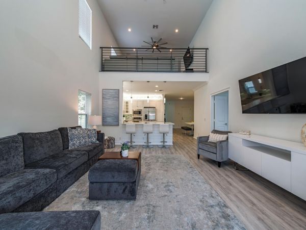 Luxury Home with Private Heated Pool Close to Vanderbilt Beach in Naples