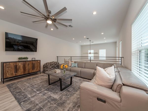 Luxury Home with Private Heated Pool Close to Vanderbilt Beach in Naples