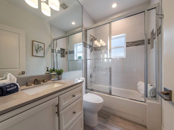 Luxury Home with Private Heated Pool Close to Vanderbilt Beach in Naples