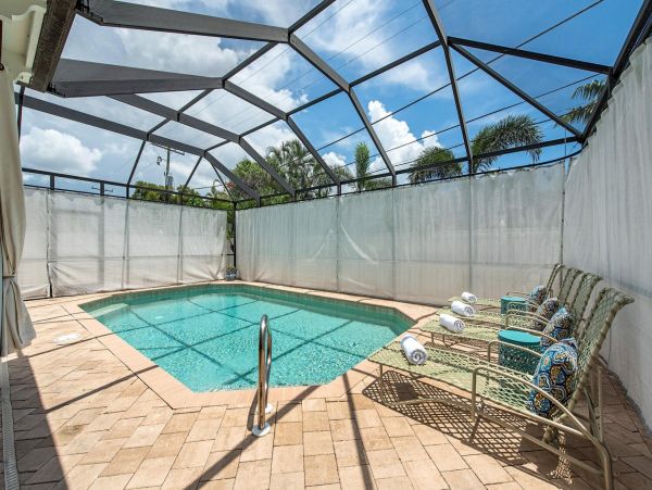 Luxury Home with Private Heated Pool Close to Vanderbilt Beach in Naples