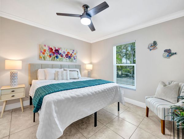 Canal-Front 3 Bedroom Vacation Pool Home in Naples