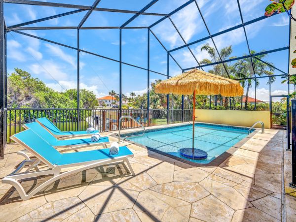 Canal-Front 3 Bedroom Vacation Pool Home in Naples