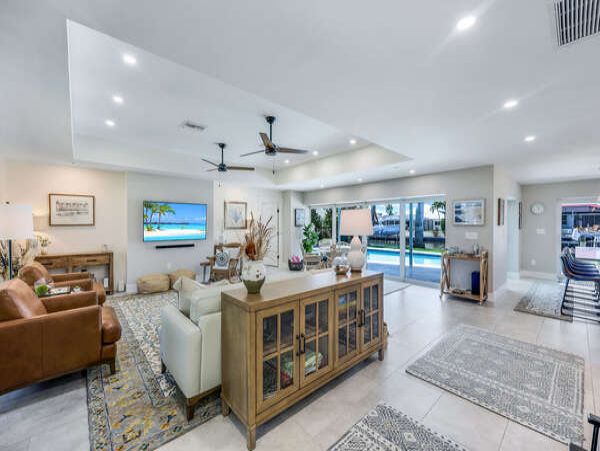 Stunning 3 Bedroom Vacation Pool Home
