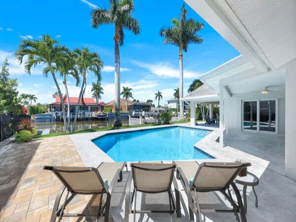 Stunning 3 Bedroom Vacation Pool Home