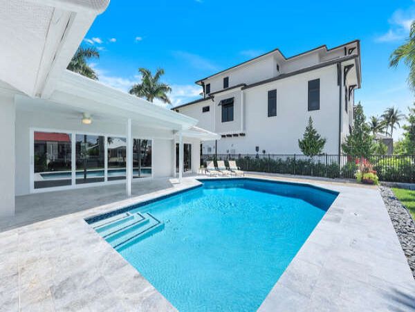 Stunning 3 Bedroom Vacation Pool Home