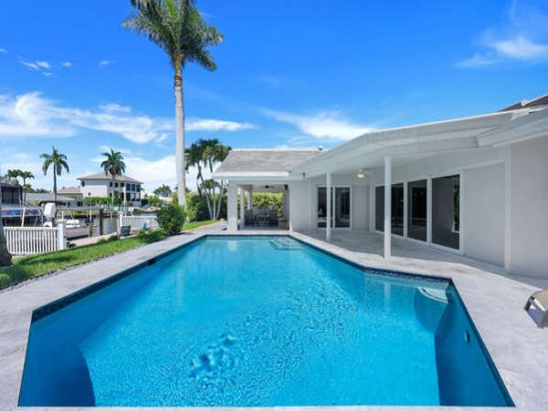 Stunning 3 Bedroom Vacation Pool Home