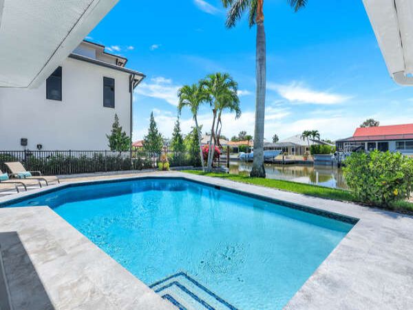 Stunning 3 Bedroom Vacation Pool Home