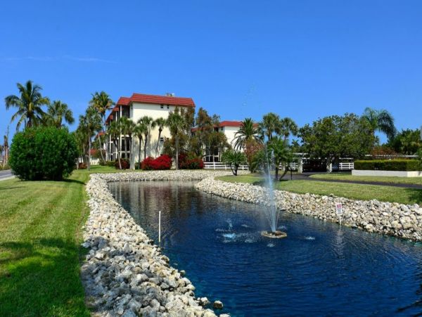 Siesta Key Walk to Beach Two Bedroom Rental Condo