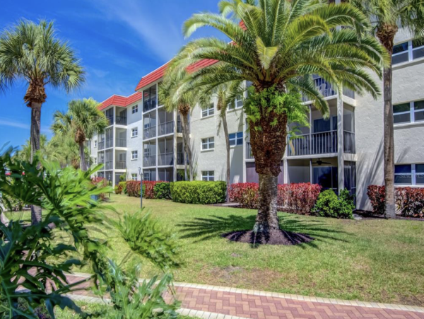 Only 200 Steps to the Beach What a Siesta Key Beauty!