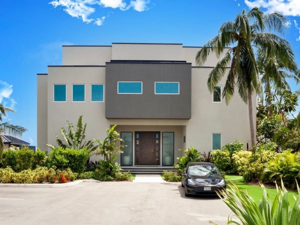 On Beach Cayman Island Vacation Estate 13 Bedroom